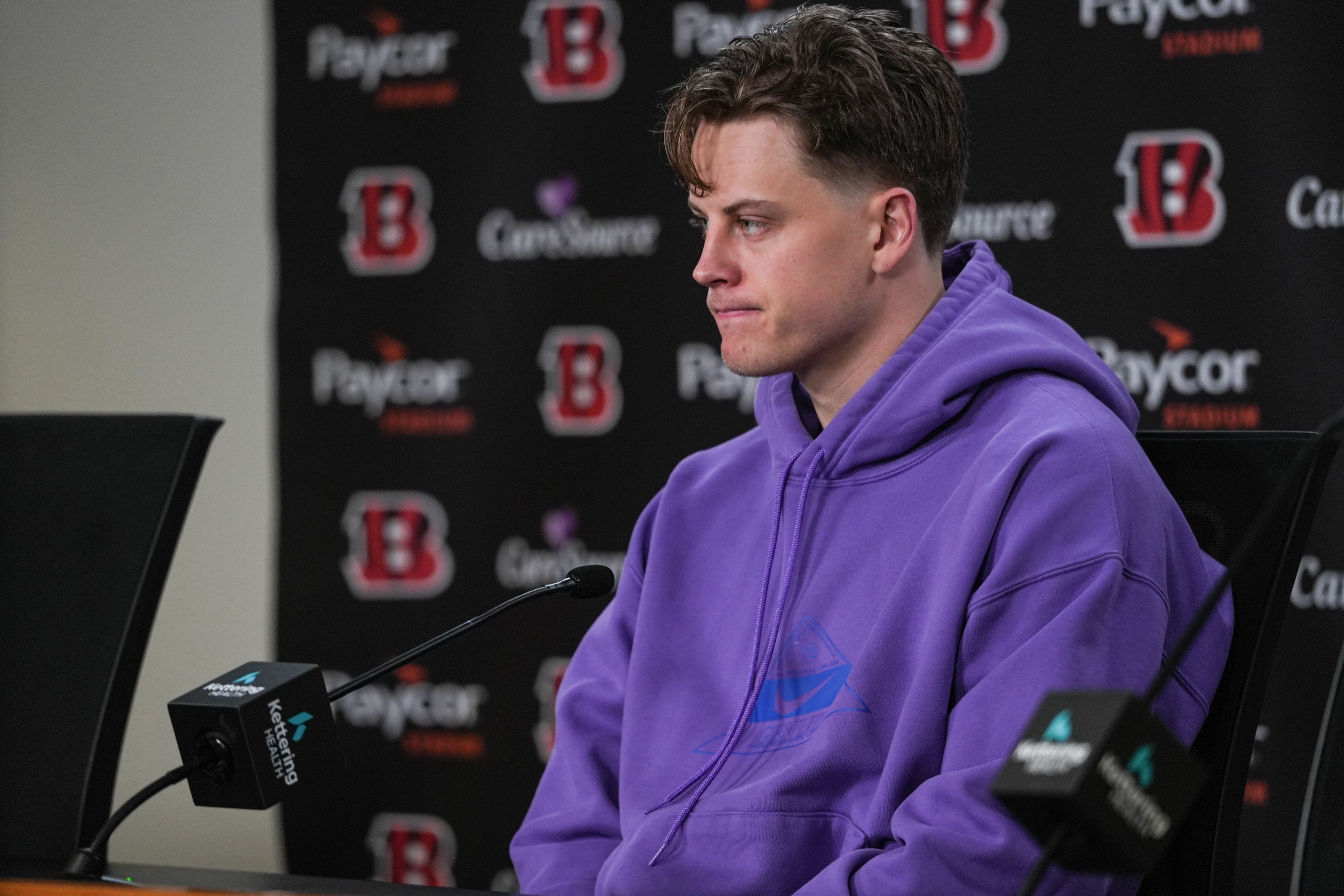 Joe Burrow, Nick Bosa Shoot The Breeze With Donald Trump At UFC 299 In ...