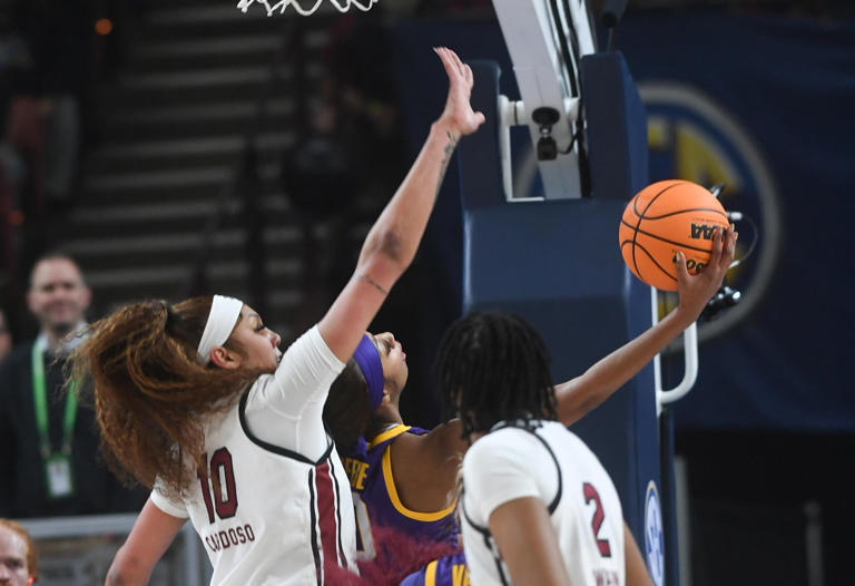 South Carolina women's basketball wins SEC Tournament over LSU after