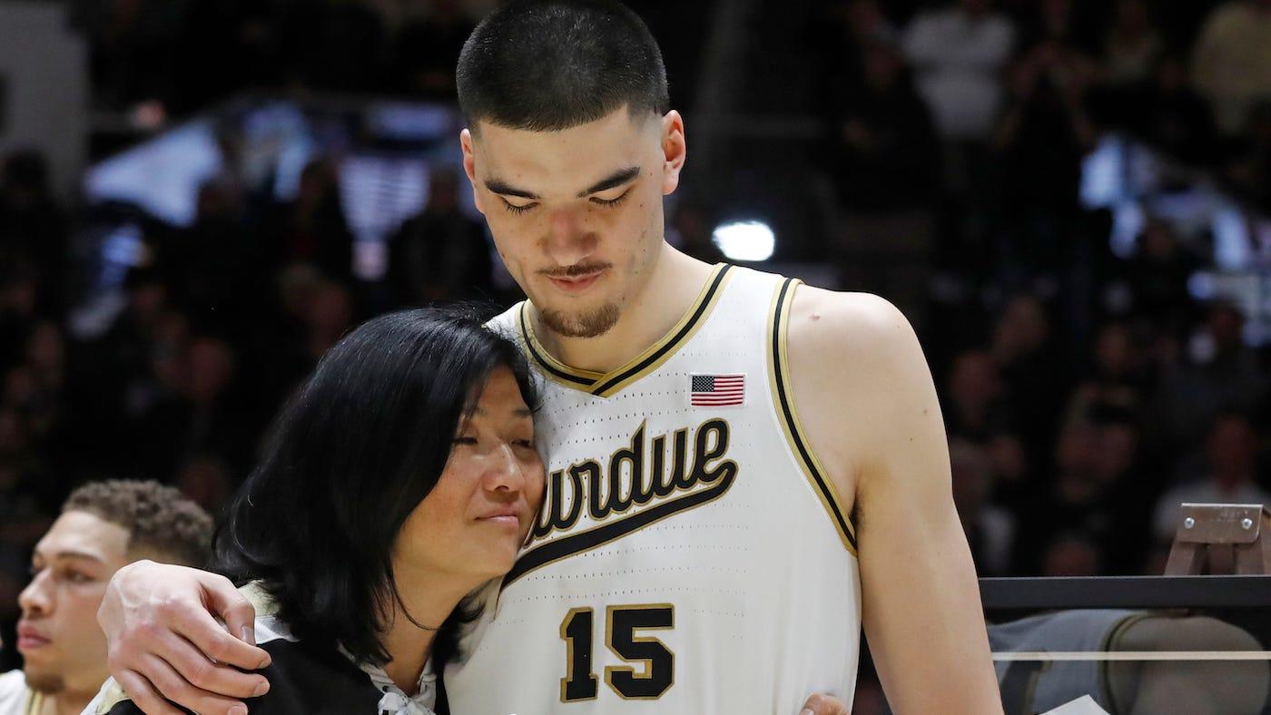 WATCH Purdue Surprises Star Zach Edey By Hanging Jersey Number In   BB1jEFfm.img