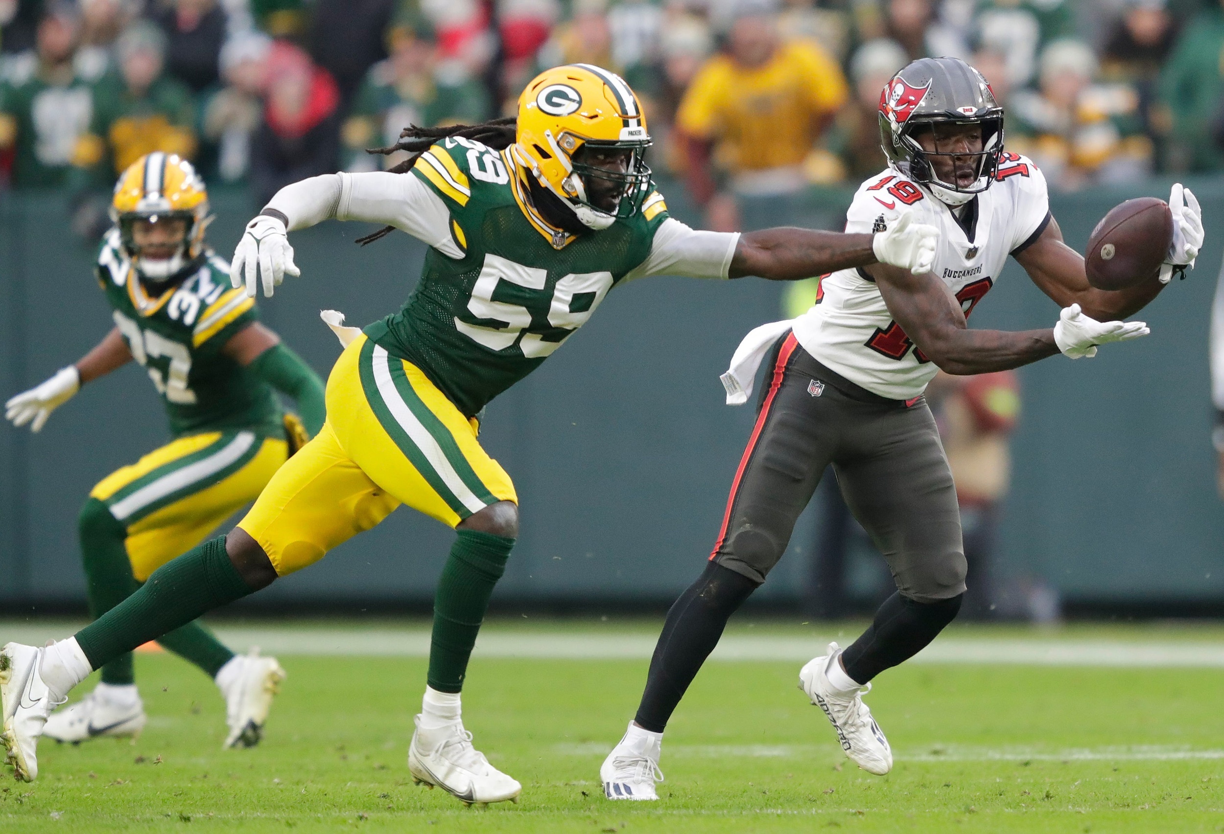 Packers To Release Veteran LB De’Vondre Campbell