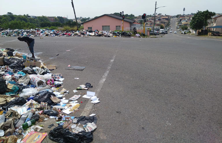 eThekwini ‘on brink of collapse’ as city struggles with Samwu strike ...