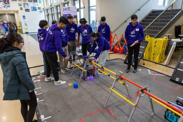 Oregon students battle for spots in world robotics championship