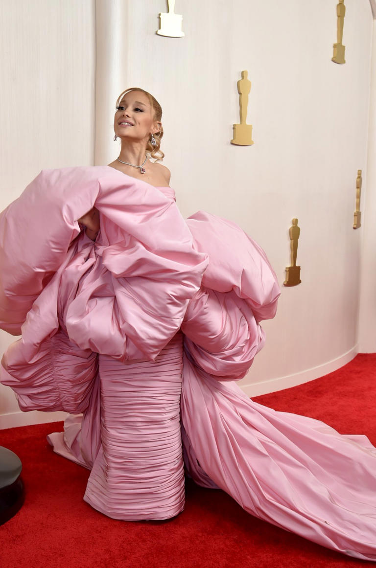 Ariana Grande goes full Glinda on 2024 Oscars red carpet in largerthan
