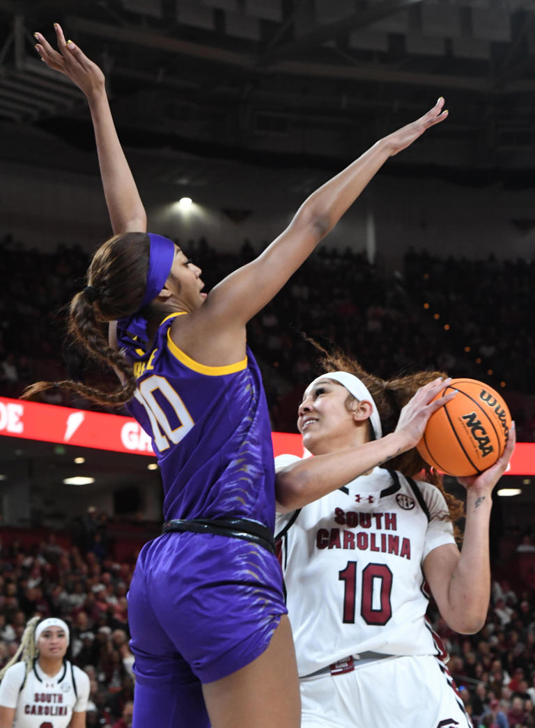 Kamilla Cardoso ejected for fighting vs. LSU, suspended for first game