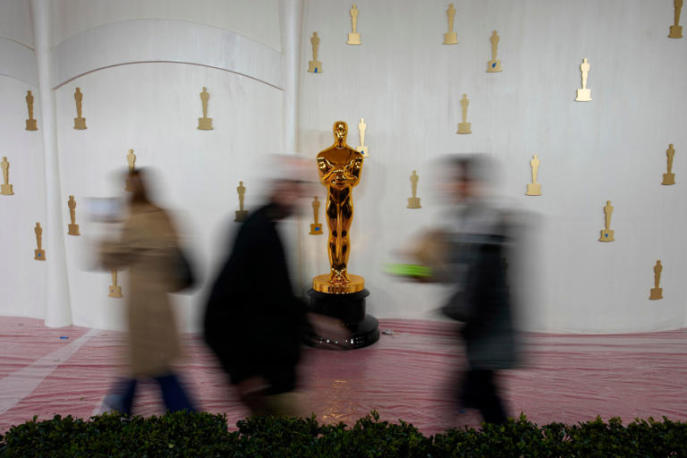 Oscar's 2024 Preview Protests, Actress Showdown, Possible ‘Oppenheimer