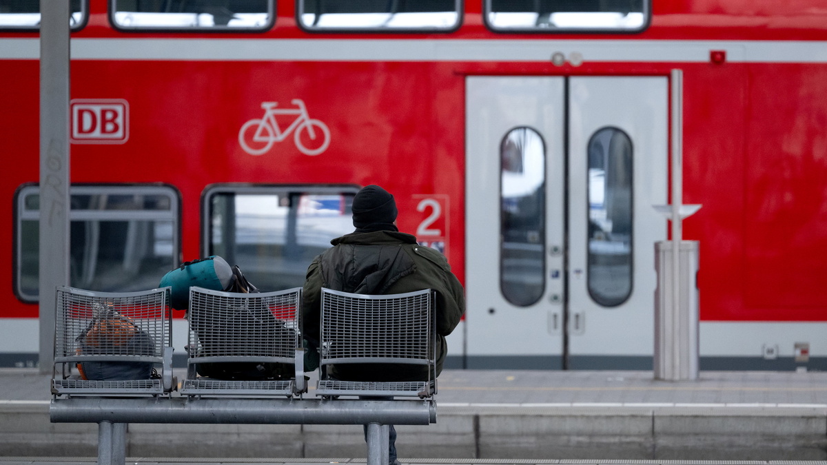 GDL Ruft Schon Wieder Zu Bahnstreik Auf - Dienstag Personenverkehr ...