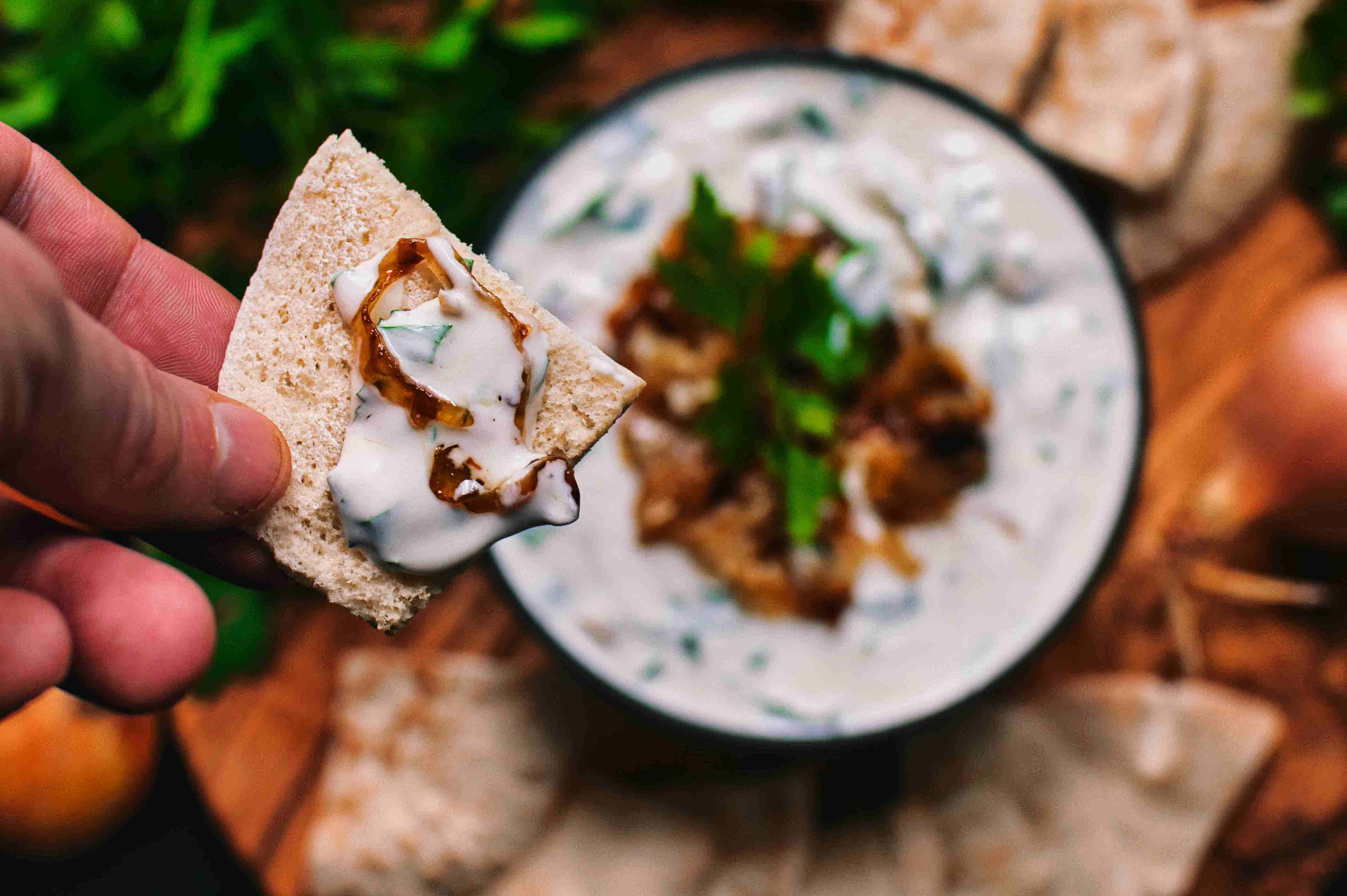 Rezept: Leichter Joghurt-Zwiebel-Dip