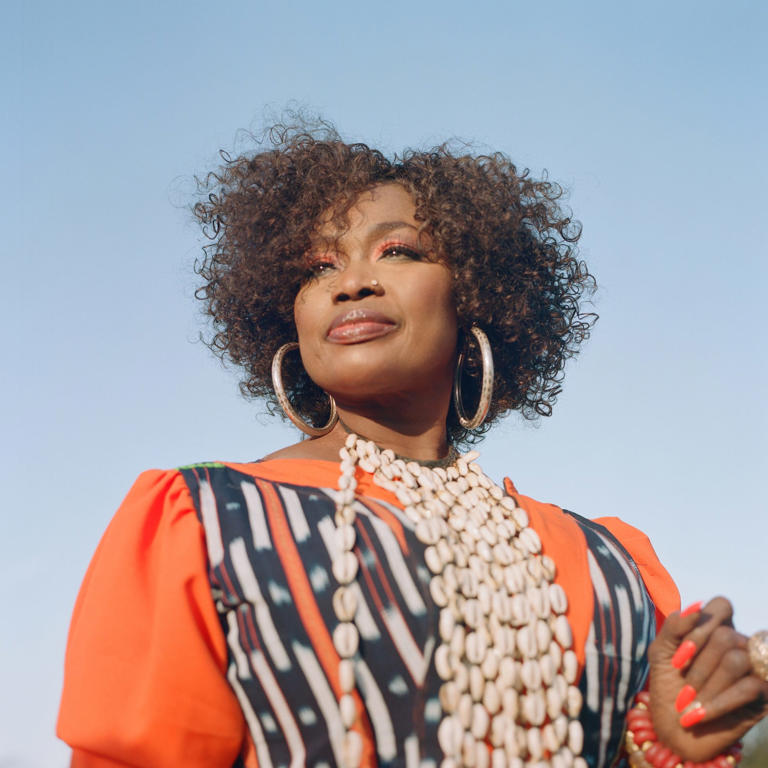 Oumou Sangare_by Holly Whittaker