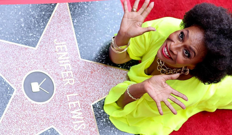 What Happened To Jenifer Lewis Black Ish Star Opens About Near Death