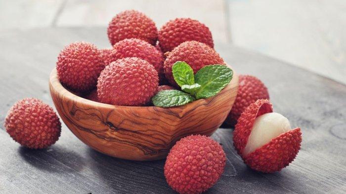 5 manfaat makan buah leci untuk kesehatan,kaya antioksidan,bagus untuk jantung hingga kulit