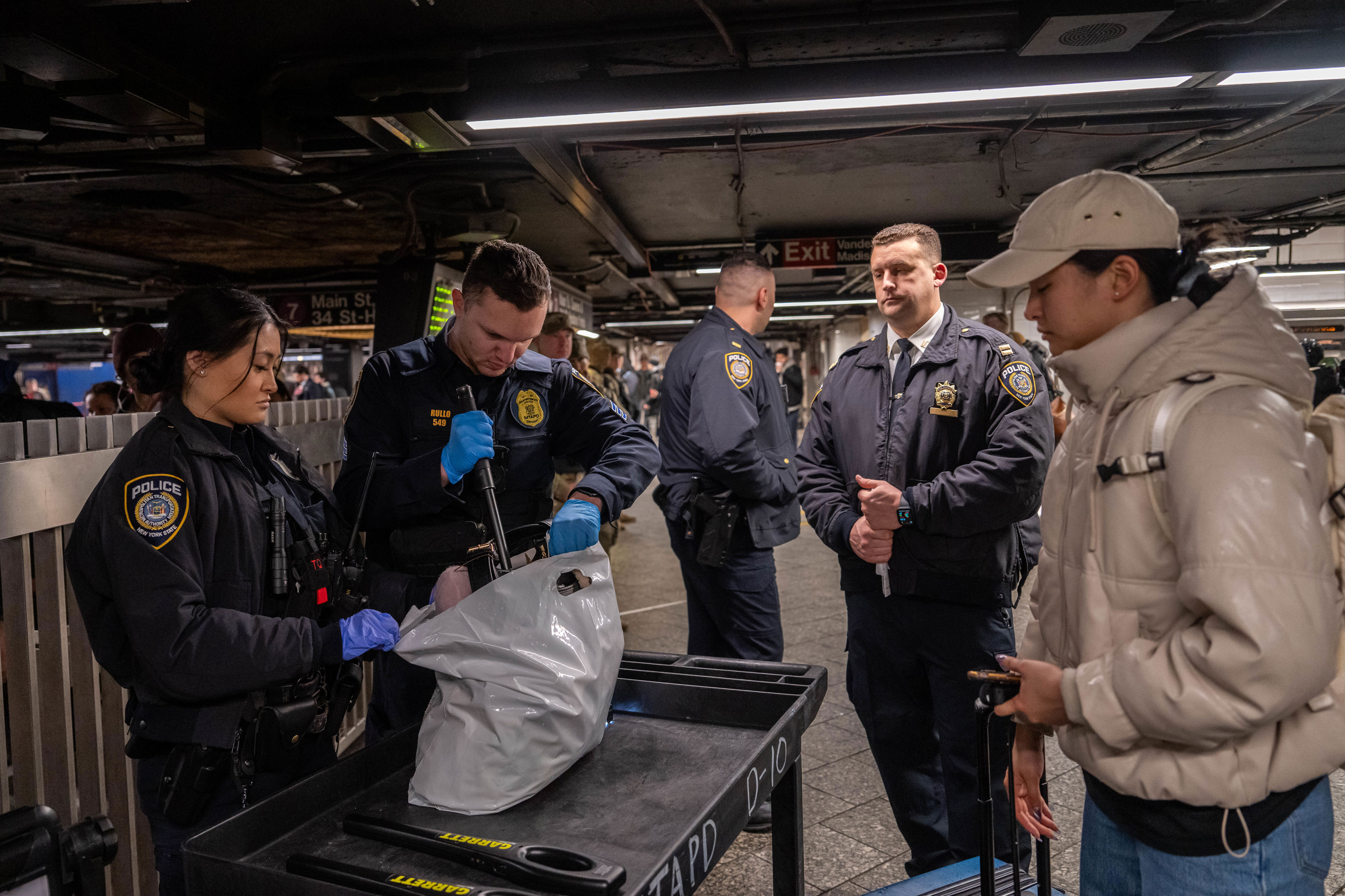 After Shooting In NYC Subway At Brooklyn Stop, DA Holds Off On Filing ...