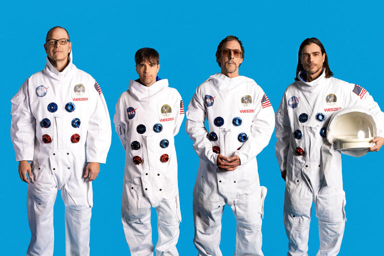 Weezer Will Celebrate 30th Anniversary of the ‘Blue Album' With an Arena Tour