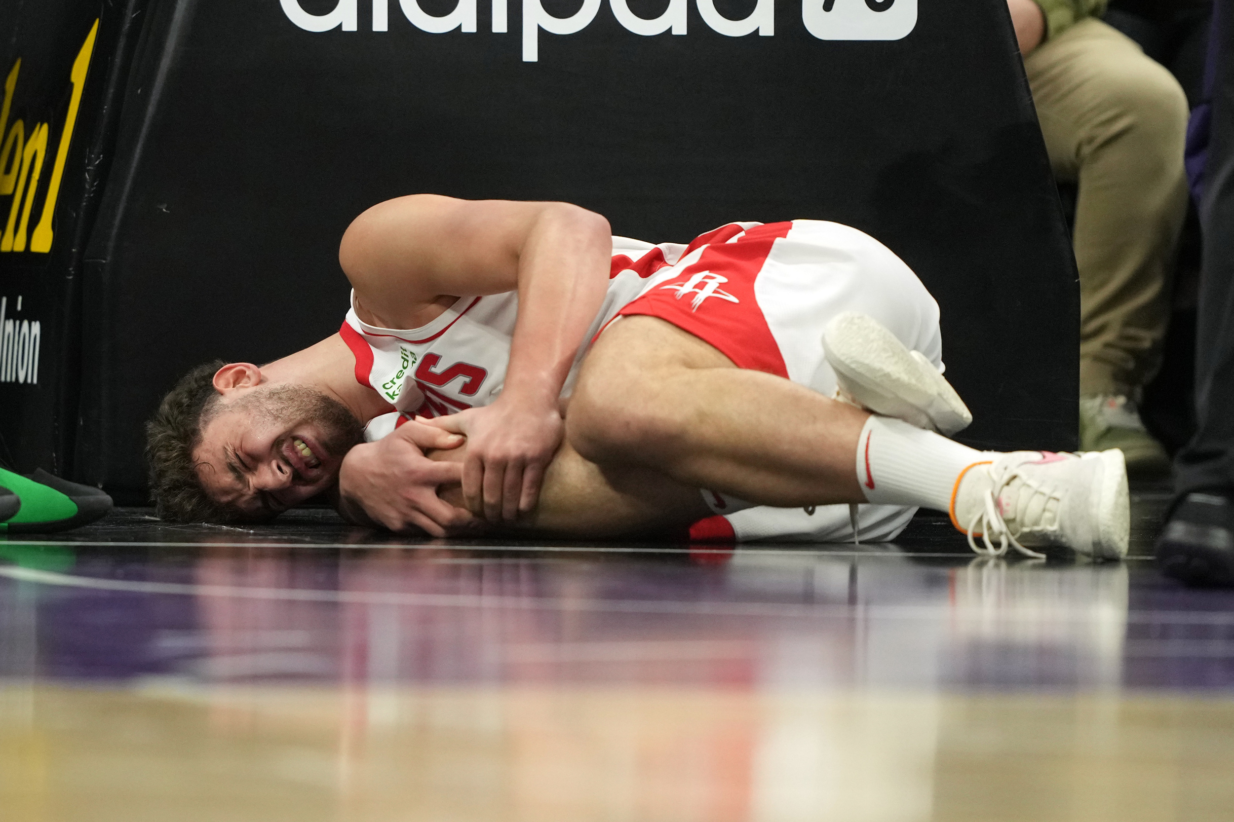 Rockets' Alperen Sengun Has Severe Ankle Sprain, Bone Bruise On Knee