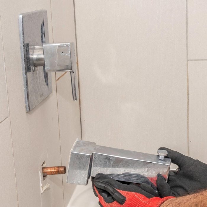 How To Replace A Bathtub Spout