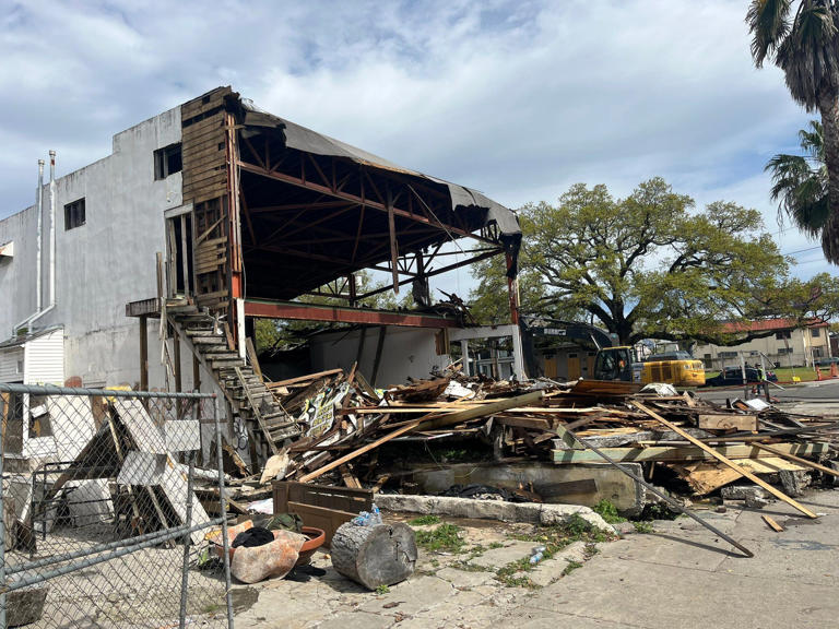 New Orleans demolishes two high-profile blighted buildings