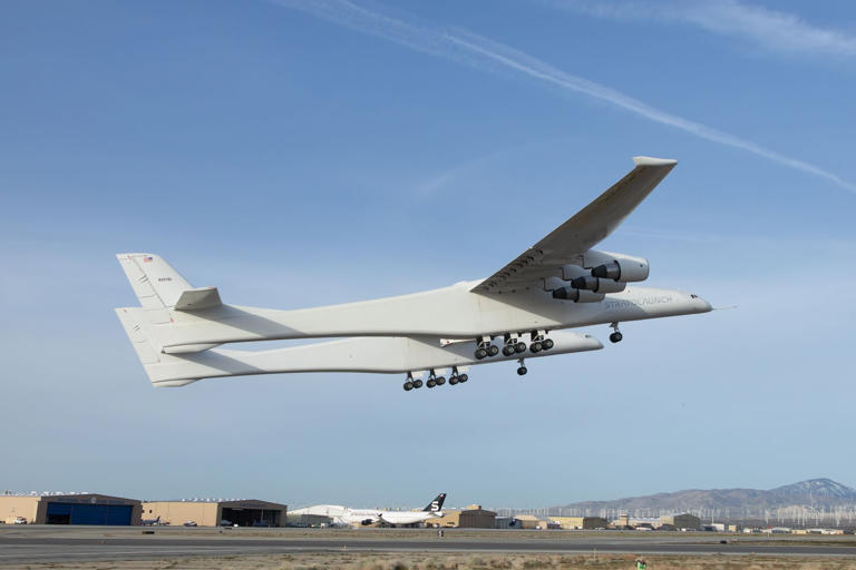 Stratolaunch's Hypersonic Talon-A Makes First Powered Flight