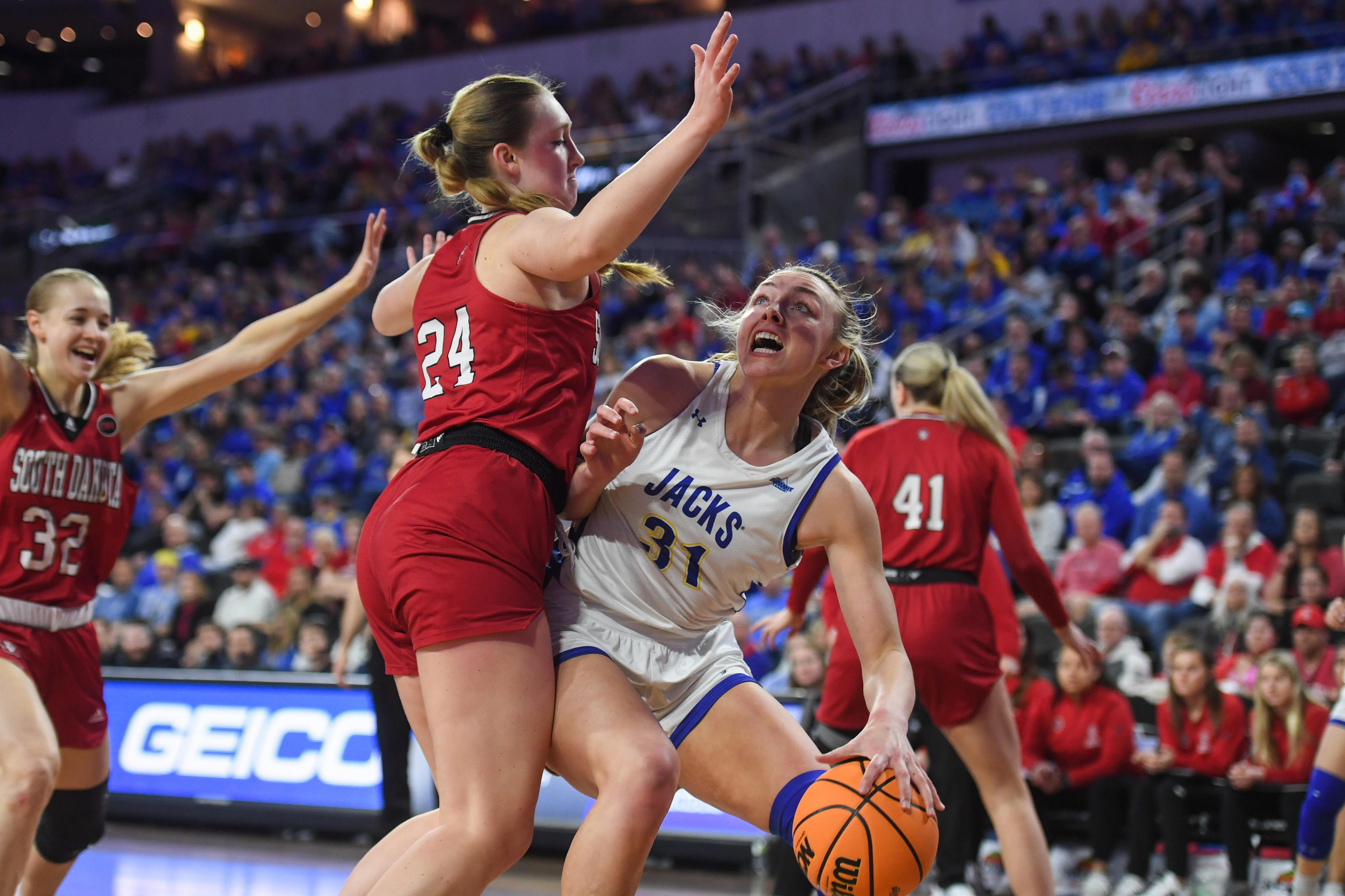 South Dakota State Women's Basketball Tops North Dakota State To Win ...