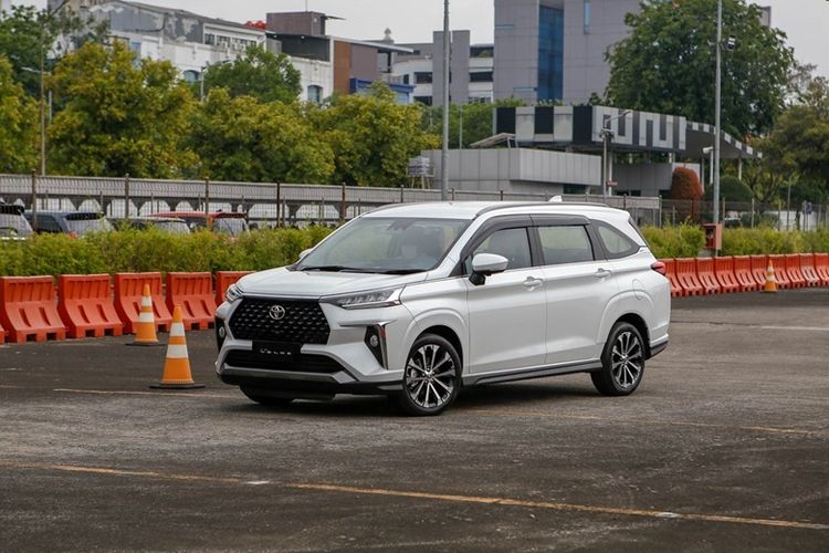 Toyota Siapkan Veloz Hybrid untuk Pasar Indonesia 2024