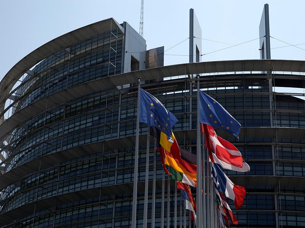Bericht: Autolobby sucht Nähe zur extremen Rechten im EU-Parlament