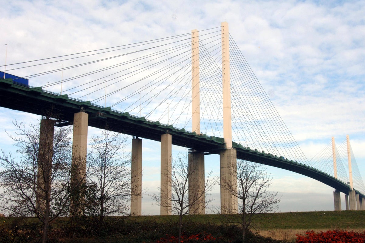 dartford crossing: 'ridiculous' change to dart charge could see one million drivers fined