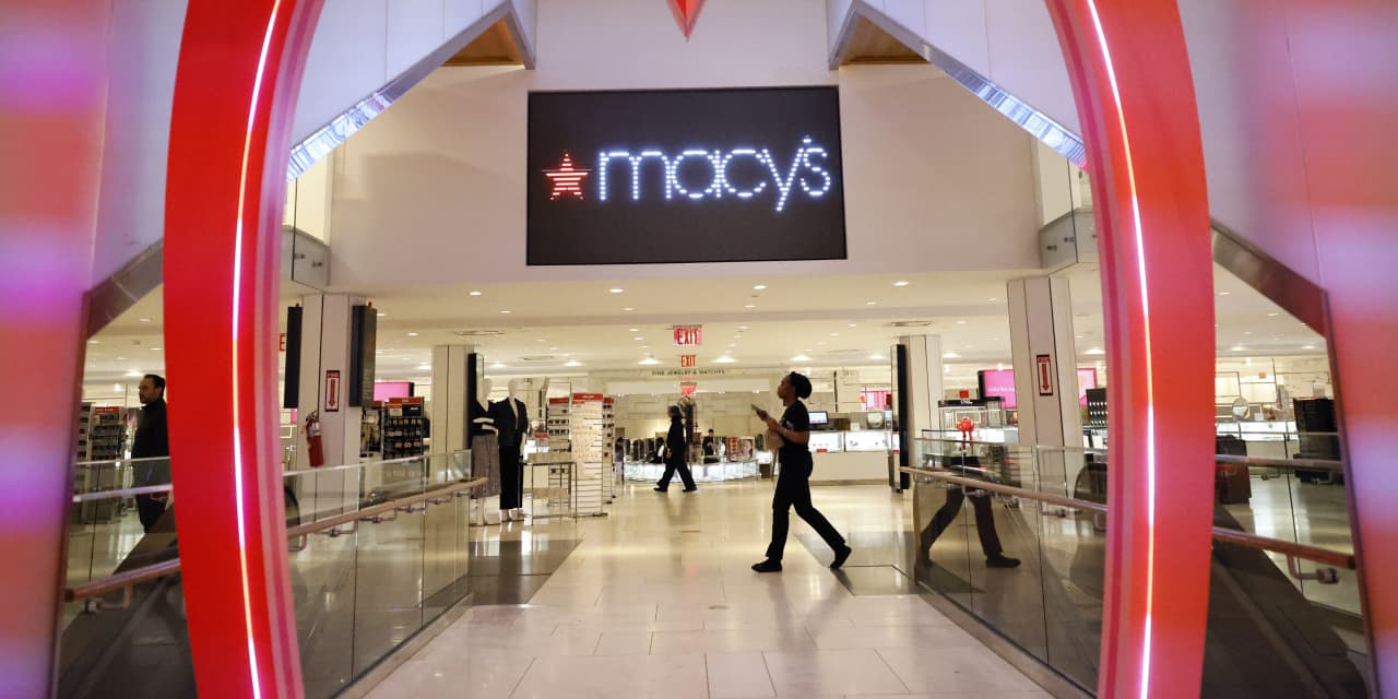 macy’s closing 150 stores is not exactly a shocker. here’s why i never shop at department stores anymore.
