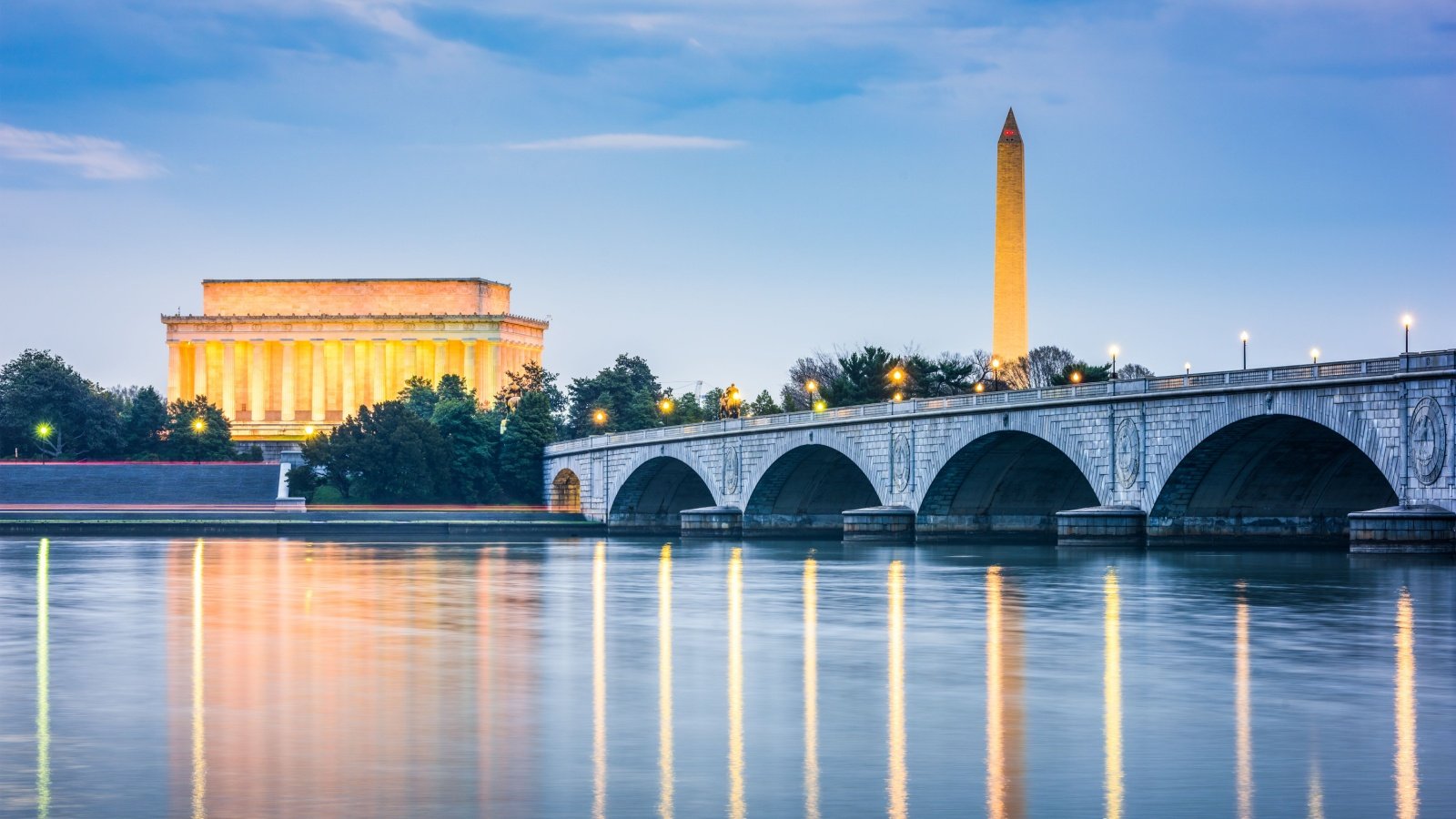 <p>If you visit Washington during the summer, why not enjoy the unique experience of watching a movie outside? If you can hire a babysitter, Thursday nights are date night movies. On Sundays, the Potomac screens family-friendly films from 6 p.m.</p>