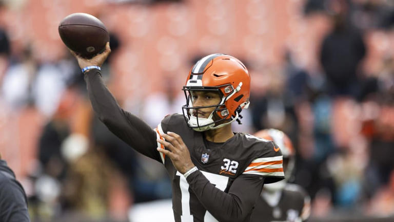 New Browns QB Signing Puts Dorian Thompson-Robinson on Hot Seat