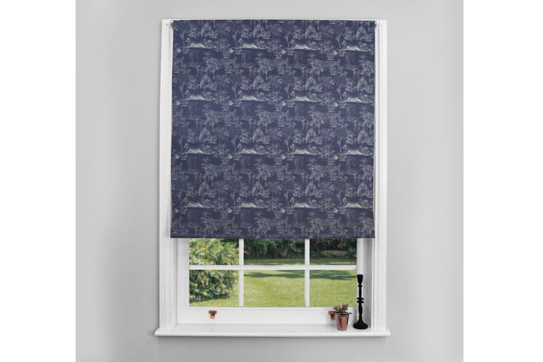 Best blinds for bedroom windows in roller, Venetian, blackout and more ...