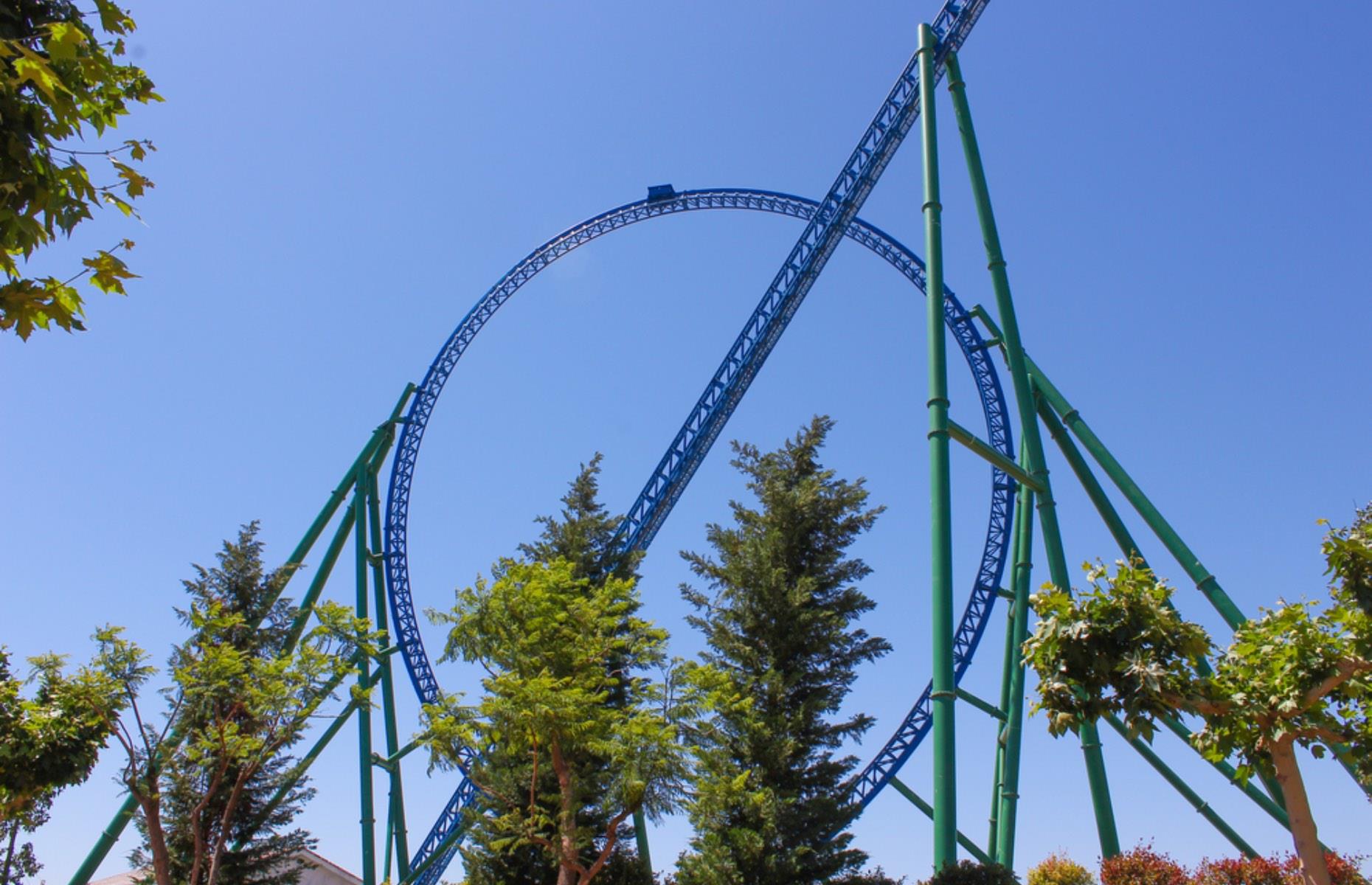 <p>Hyper Coaster also holds the record for the largest loop with Flash in China. Both loops are 139 feet and were built by the same company, Mack Rides. Hyper Coaster carried its first riders in 2018.</p>  <p>It takes riders up a huge lift hill before dropping through a 180° left turn straight into the colossal loop at 72 miles per hour.</p>