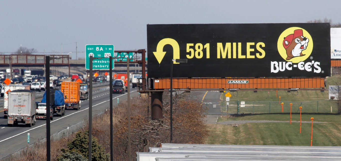 Buc-ee's lures New Jersey drivers with signs on Turnpike