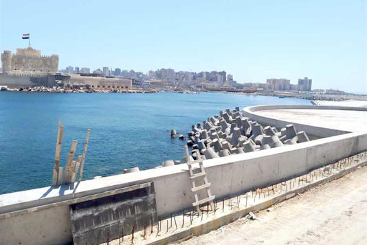 محافظ الإسكندرية: توسعة جديدة للكورنيش بطول 4400 متر.. والانتهاء من تطوير شارع النبى دانيال خلال شهرين