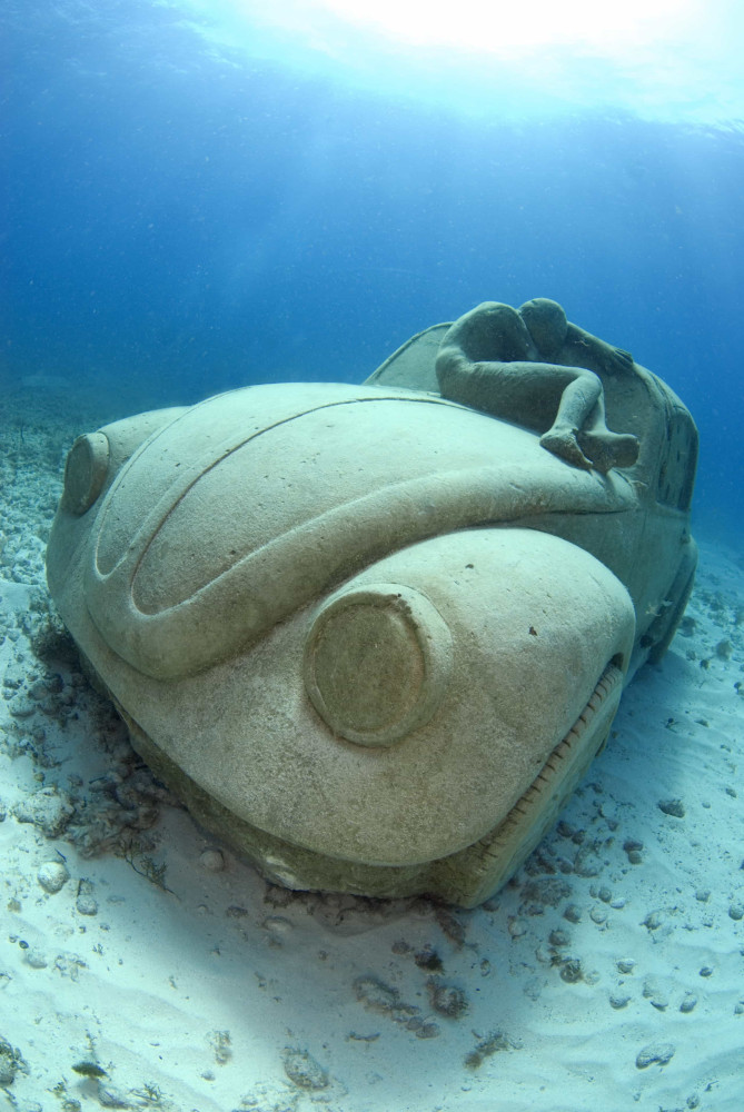 <p>The museum has about 500 art pieces, most by British sculptor Jason deCaires Taylor, but also includes the works of Mexican artists.</p><p>You may also like:<a href="https://www.starsinsider.com/n/233559?utm_source=msn.com&utm_medium=display&utm_campaign=referral_description&utm_content=363990v15en-sg"> Prison break: insane inmate escapes</a></p>