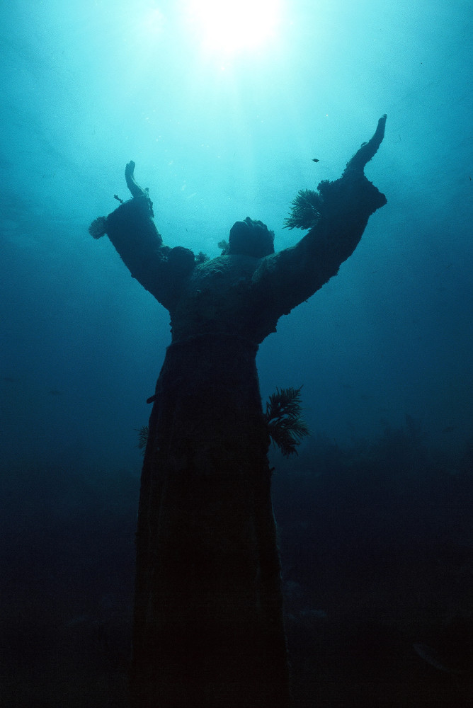 Several other casts have since been placed in different parts of our big, vast ocean, of which the following two stand out. The second bronze statue was submerged off the coast of Grenada in 1961, while a third, placed in 1965, can be found in the United States off the coast of Key Largo, Florida.<p>You may also like:<a href="https://www.starsinsider.com/n/220141?utm_source=msn.com&utm_medium=display&utm_campaign=referral_description&utm_content=363990v15en-sg"> Australian celebrities that are actually Kiwis </a></p>