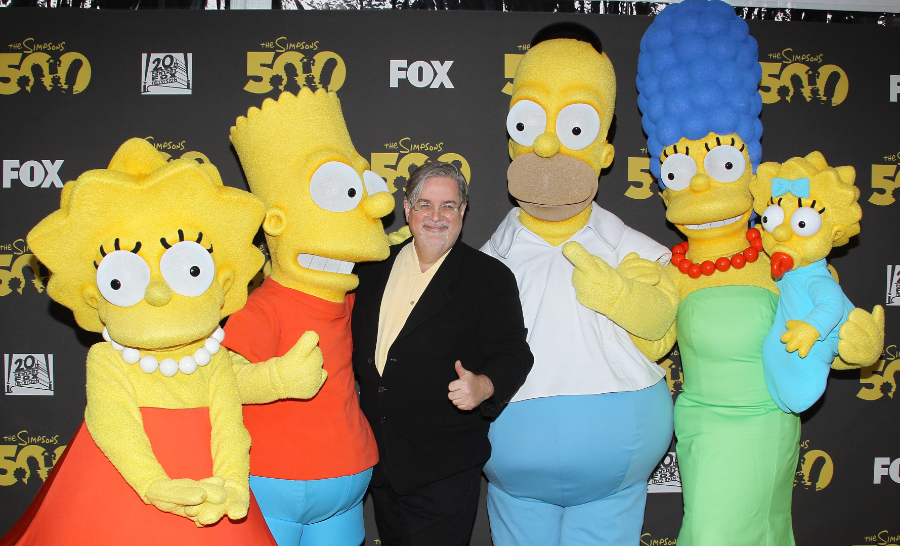 <p>Avec son humour satirique et sa critique sociale, qui en ont fait rapidement un phénomène mondial, les personnages des "Simpson", que Matt Groening a créé en 1987 pour l'émission de variétés américaine "The Tracey Ullman Show", s'inspirent en grande partie de sa propre famille.</p>