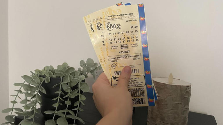 Lotto max deals numbers tuesday