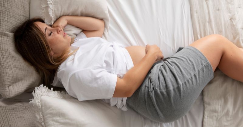 5 posisi tidur jika bayi melintang di dalam kandungan
