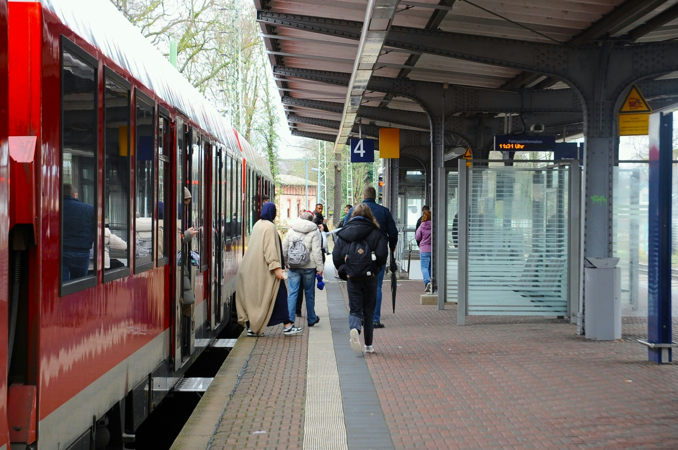 Tarifstreit Mit Der Bahn: Wie Pendler In Rhein-Erft Auf Den GDL-Streik ...