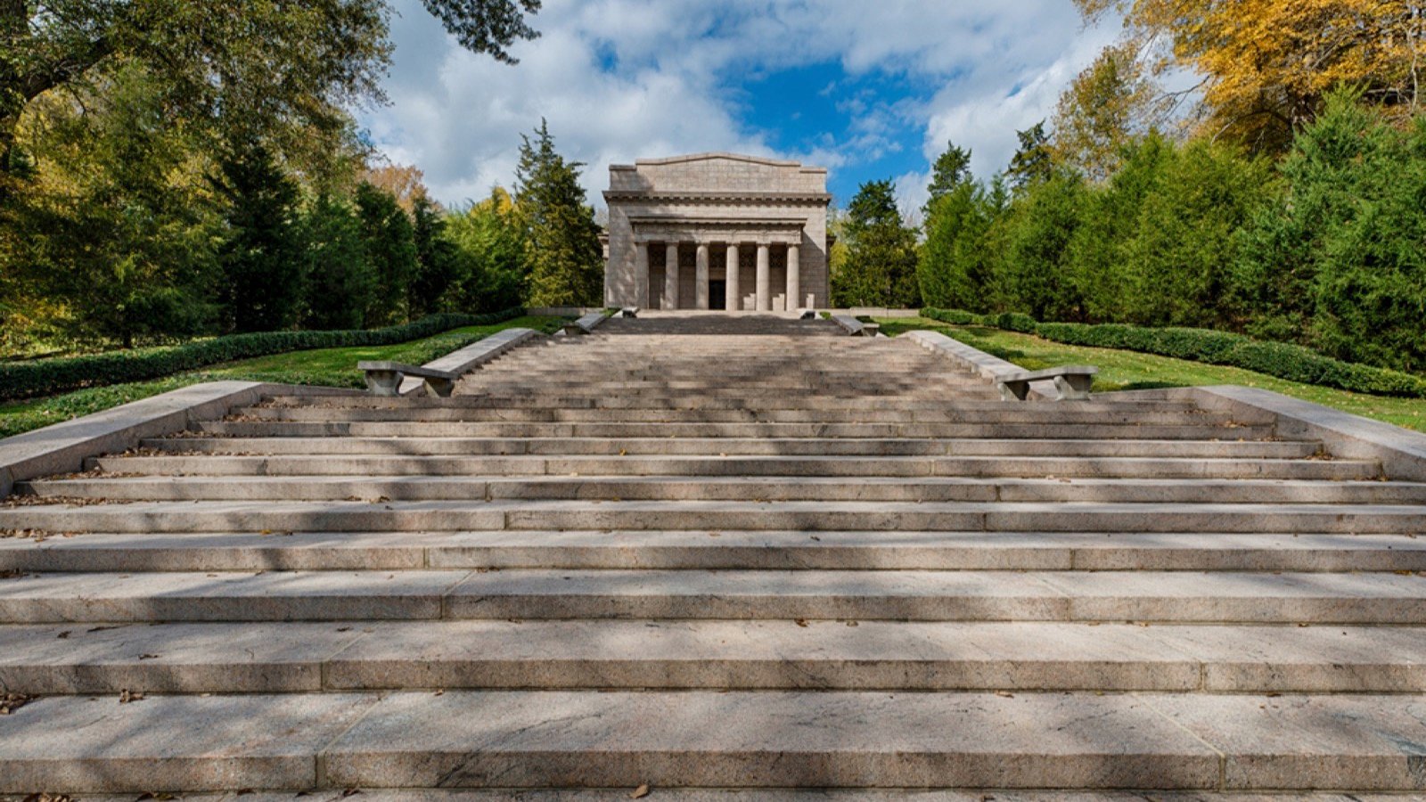 <p>The Abraham Lincoln Birthplace National Historic Park has two farm sites in LaRue County, where Abraham Lincoln was born. Around the park are picnic areas and scenic hiking trails. The park rangers are helpful and knowledgeable to visitors wishing to learn more about the 16th President of the U.S.</p>