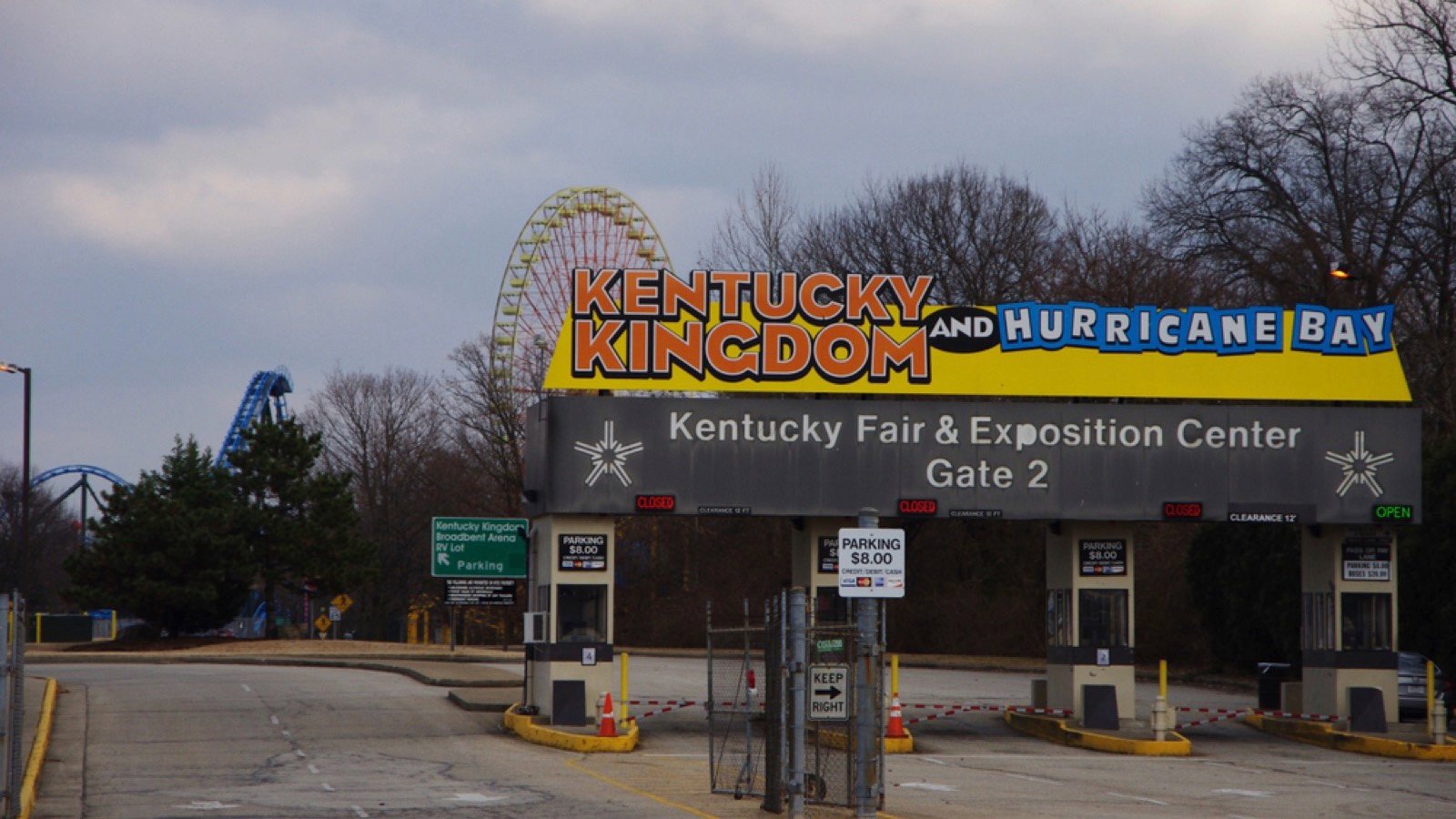 <p>The Kentucky Kingdom Theme and Water Park promises hours of family fun in this adventure-packed amusement park in Louisville. It is a two-in-one experience with an amusement park and a water park.</p><p>The Kentucky Kingdom has a world-class rollercoaster and dozens of kid-friendly, less scary rides, including a mini roller coaster. Hurricane Bay Water Park has over 70 family-friendly attractions, including pint-sized rides, sparkling wave pools, exciting water slides, and wave pools.</p>