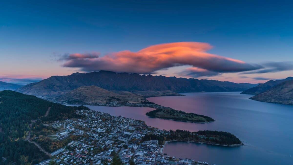 <p>Dubbed the ‘Adventure Capital of the World,’ Queenstown is surrounded by majestic mountains and sits on the shores of crystal-clear Lake Wakatipu. </p><p>It’s the birthplace of bungee jumping, with the Kawarau Bridge offering jumps over a picturesque river. </p><p>Other adrenaline-pumping activities include jet boating through narrow canyons, paragliding, skydiving, and mountain biking in the surrounding trails.</p>