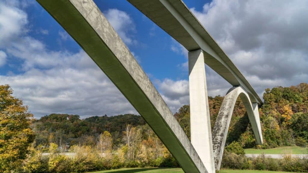 <p>The 444-mile Natchez Trace Parkway is steeped in history, tracing ancient travel routes used by Native Americans and early Europeans. You can explore historical sites, enjoy the rolling hills and deep forests, and appreciate colorful wildflowers and old cemeteries.</p>
