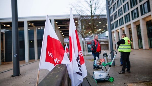 Alle Abflüge Wegen Warnstreik Am Flughafen BER Gestrichen