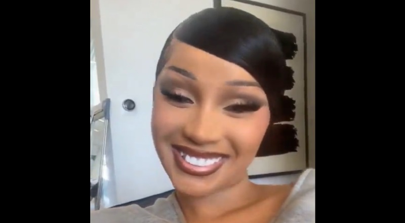 Cardi B Reveals She Lost One Of Her Veneers While She Was Eating A ...