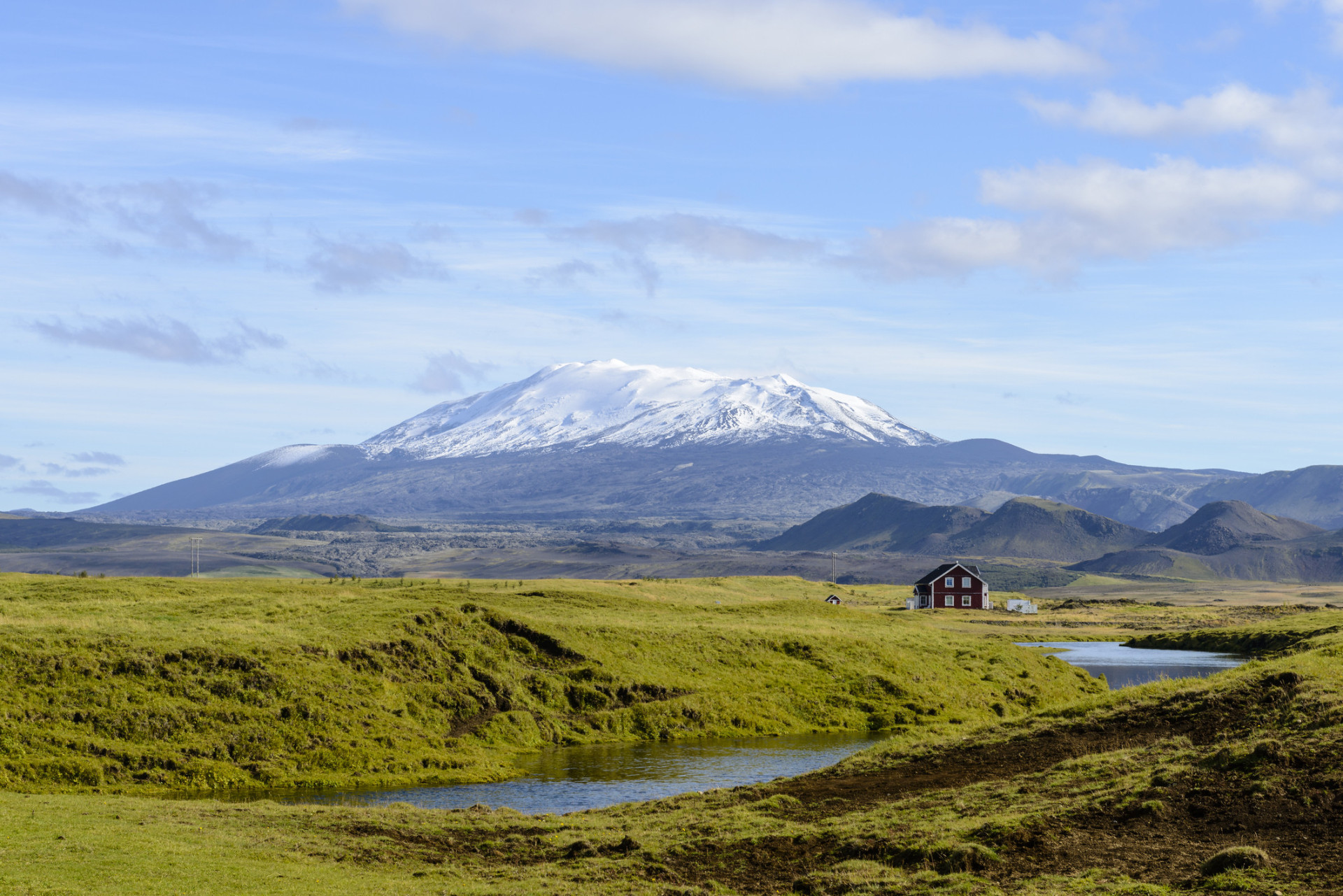 Localisée le long de la côte sud, Hekla est le volcan le plus actif d'Islande. Plus de 20 éruptions ont été enregistrées depuis 1874.<p>Tu pourrais aussi aimer:<a href="https://www.starsinsider.com/n/226772?utm_source=msn.com&utm_medium=display&utm_campaign=referral_description&utm_content=277864v3"> Quand Lio fait son show</a></p>