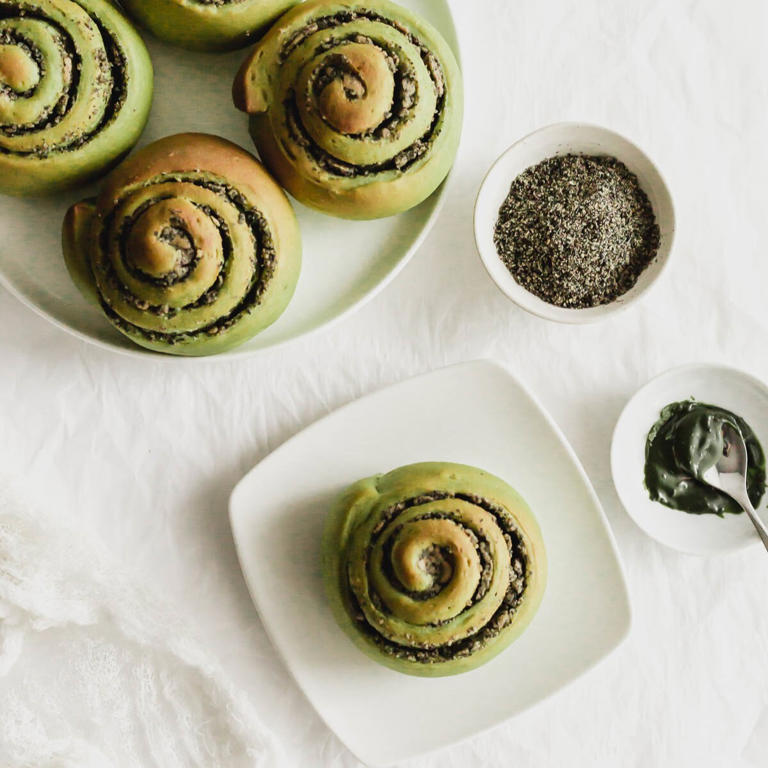 Matcha Black Sesame Rolls