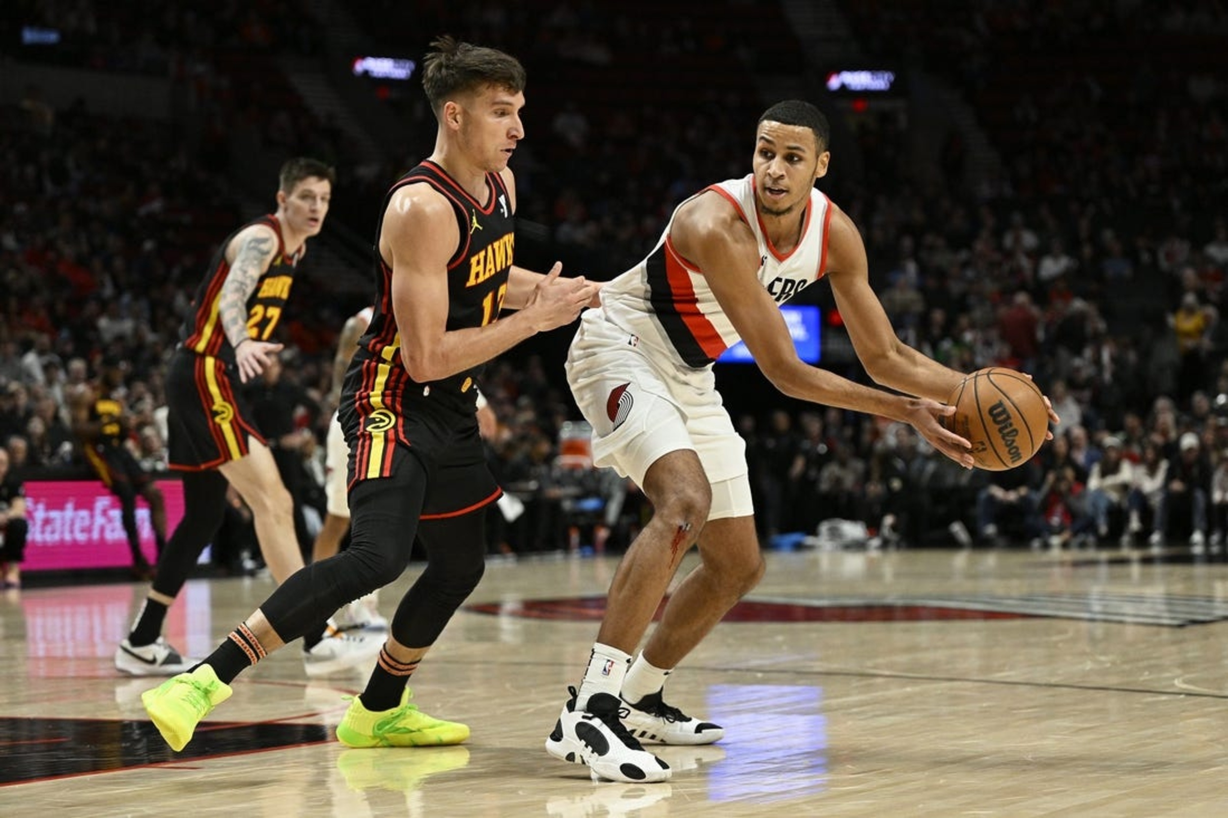 Anfernee Simons, Deandre Ayton Help Blazers Beat Hawks