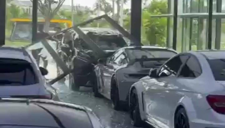 Kata Polisi soal Kerugian Pemilik Porsche 911 GT3 yang Ditabrak Xpander ...