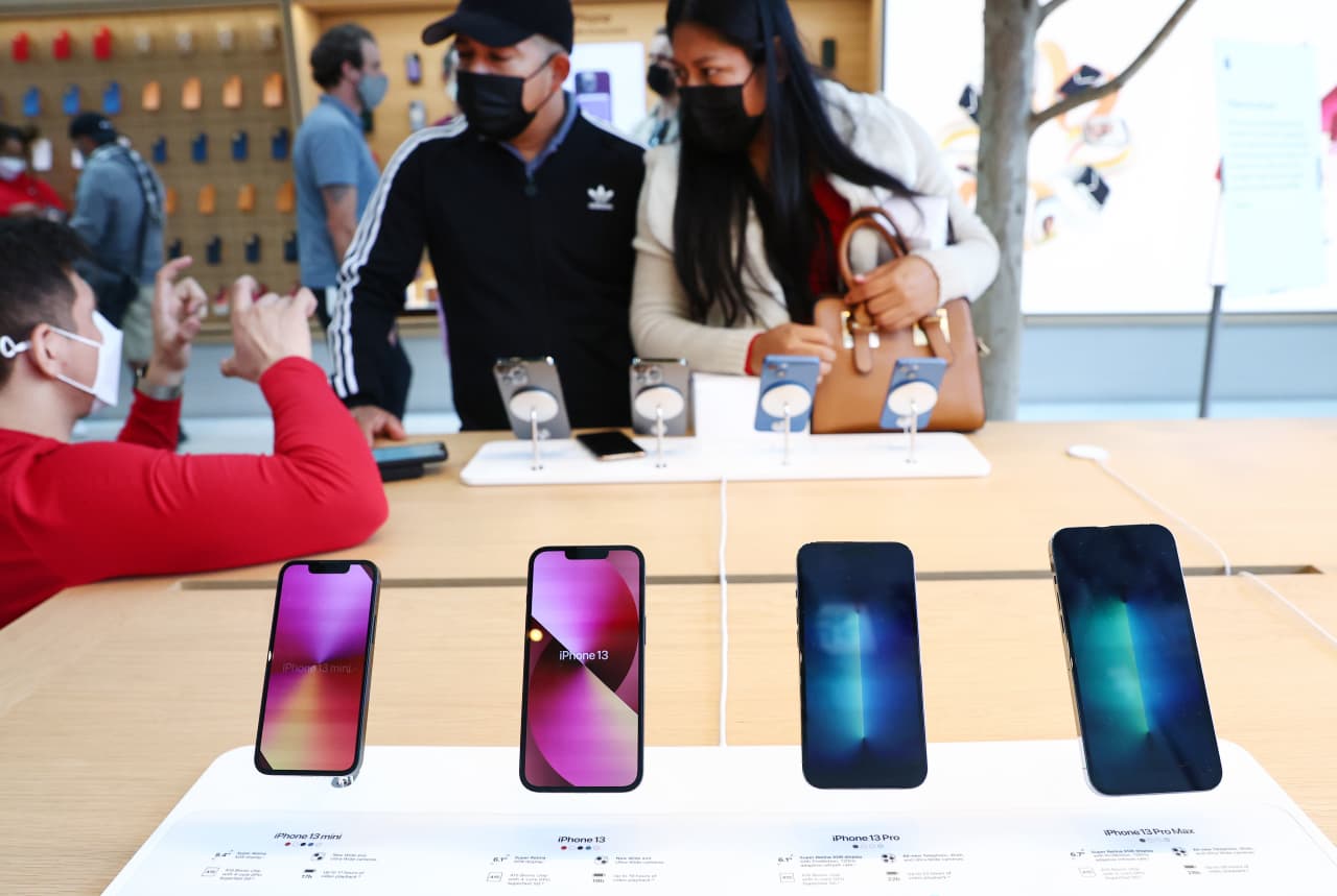 Buy Apple Stock, Analyst Says. AI-Powered IPhones Will Be A ‘Once In A ...