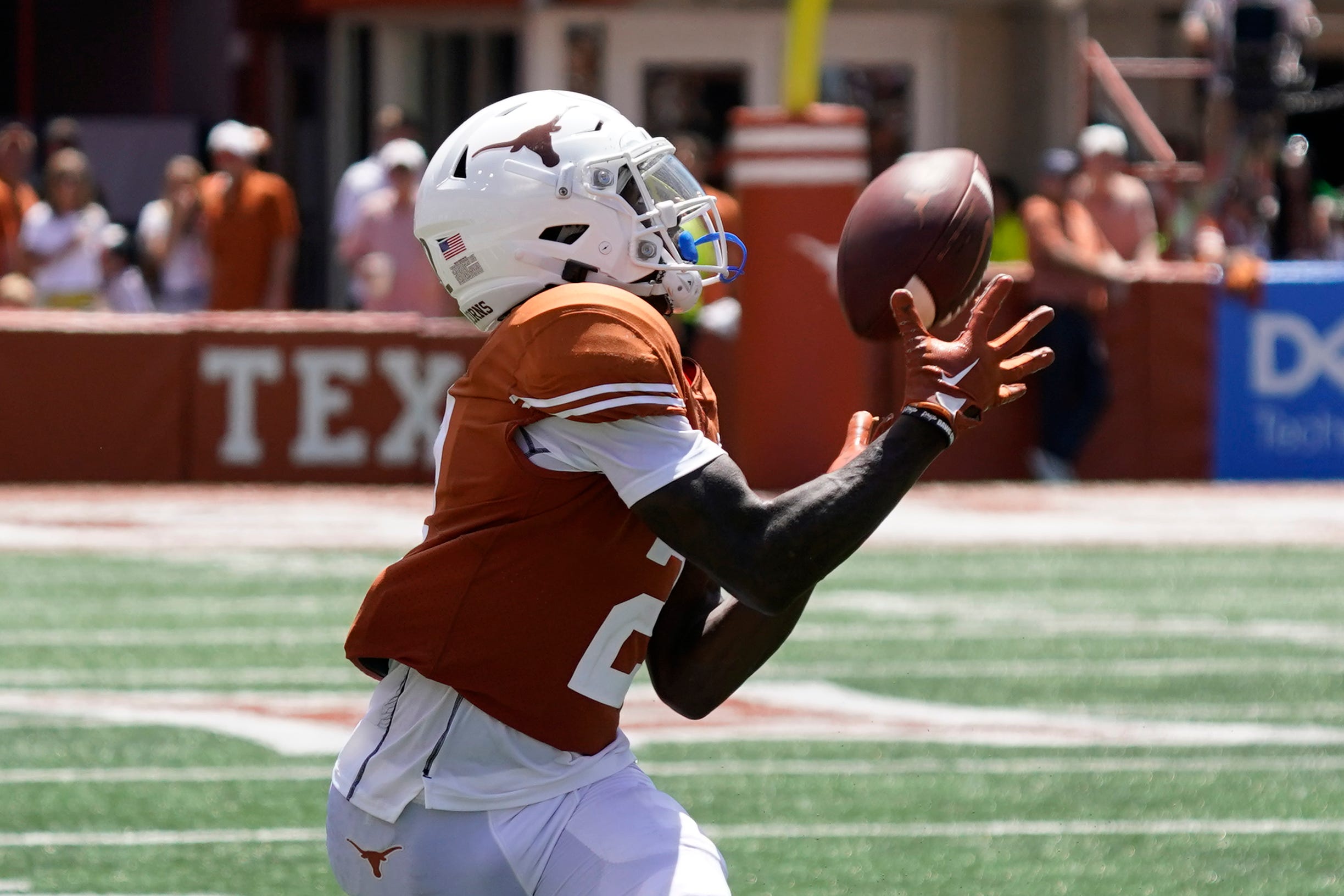 WATCH: Texas WR Johntay Cook Putting In Work During Spring Break