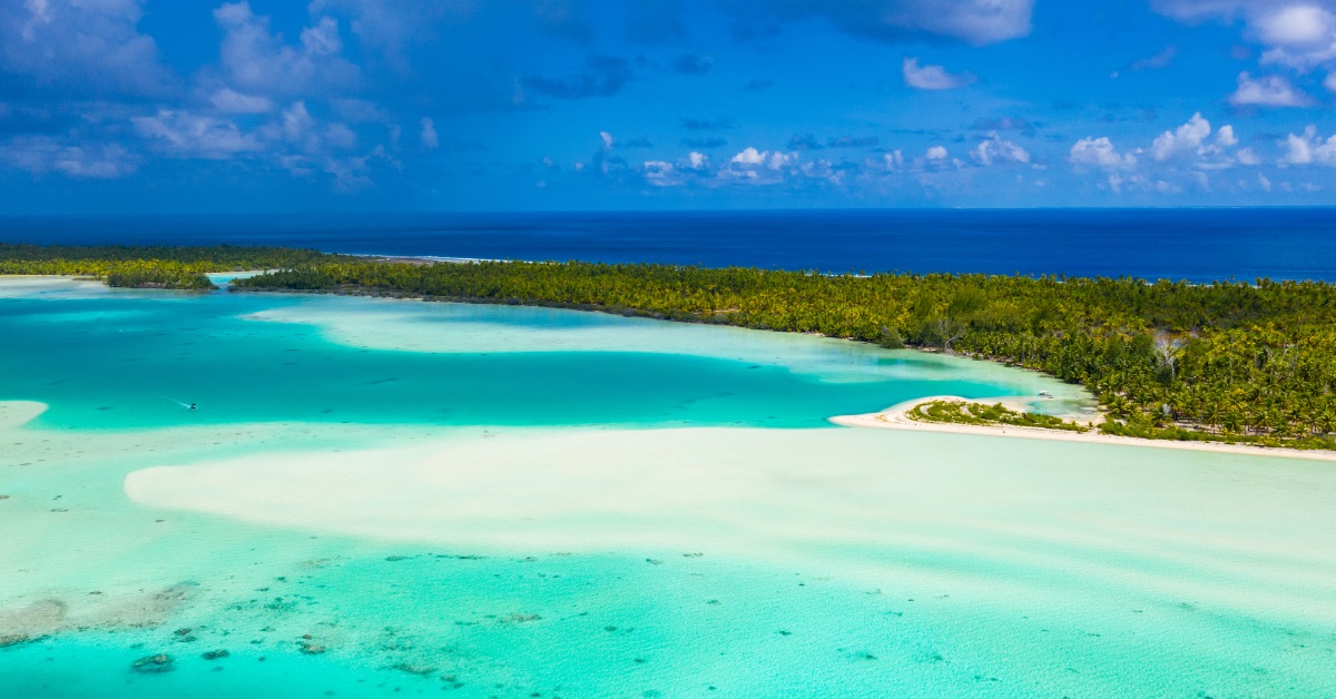 <p> Located in the Tuamotu Islands of French Polynesia, Fakarava is a remote and idyllic atoll that attracts travelers from far and wide to its stunning coral reef and crystal blue waters.  </p> <p> The French Polynesian paradise is a top destination for snorkelers who can get up close and personal with a huge array of sea life, from sea turtles to barracudas and rays.  </p> <p>  <a href="https://financebuzz.com/retire-early-quiz?utm_source=msn&utm_medium=feed&synd_slide=7&synd_postid=16899&synd_backlink_title=Retire+Sooner%3A+Take+this+quiz+to+see+if+you+can+retire+early&synd_backlink_position=5&synd_slug=retire-early-quiz"><b>Retire Sooner:</b> Take this quiz to see if you can retire early</a>  </p>